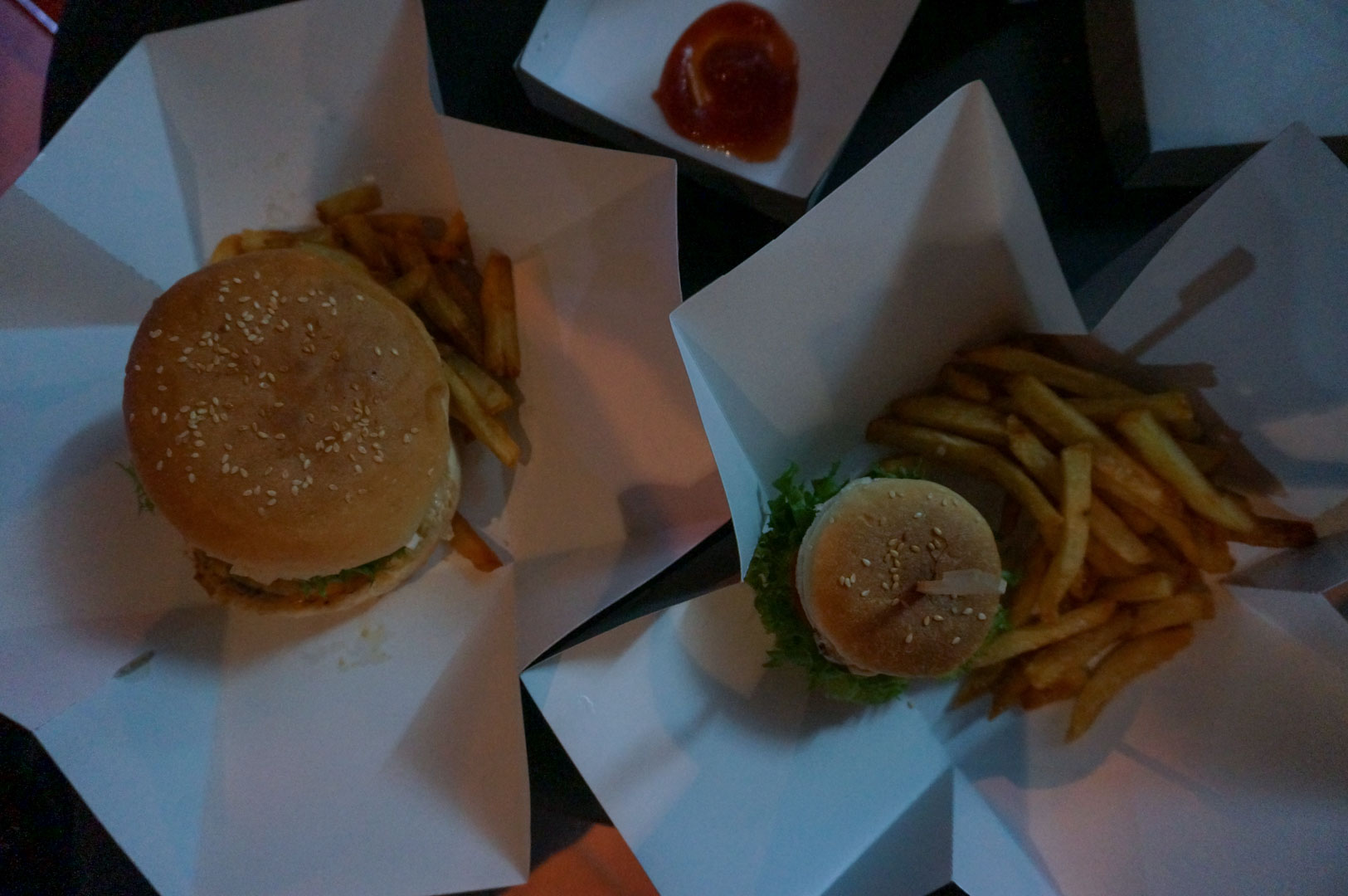 Suptnik Burger Vientiane